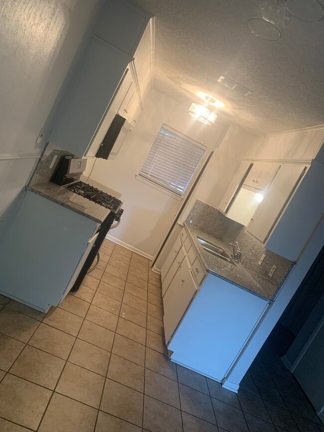 Foto del edificio - 704 Apollo Dr