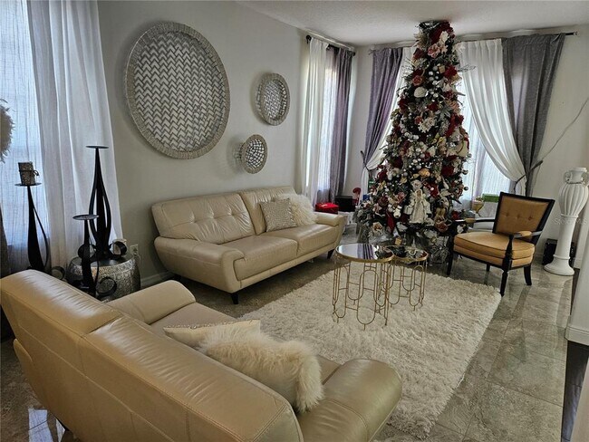 Foto del edificio - 2409 Sand Arbor Cir