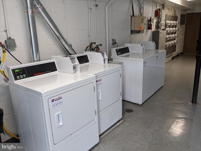 Building Photo - 5109 10th Pl S