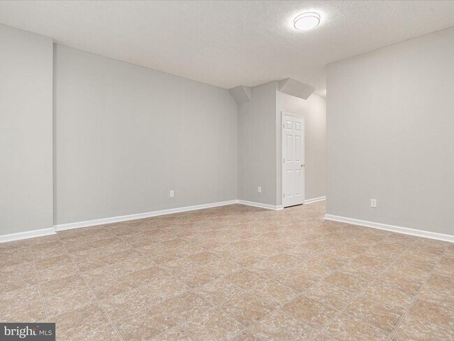 Foto del edificio - 5242 Mulberry Run Ct