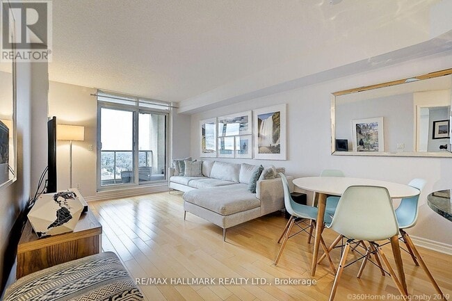 Building Photo - 18 Kenaston Gardens