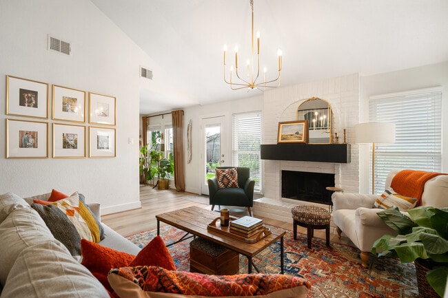 Foto del edificio - 5602 Greenhill Forest Dr