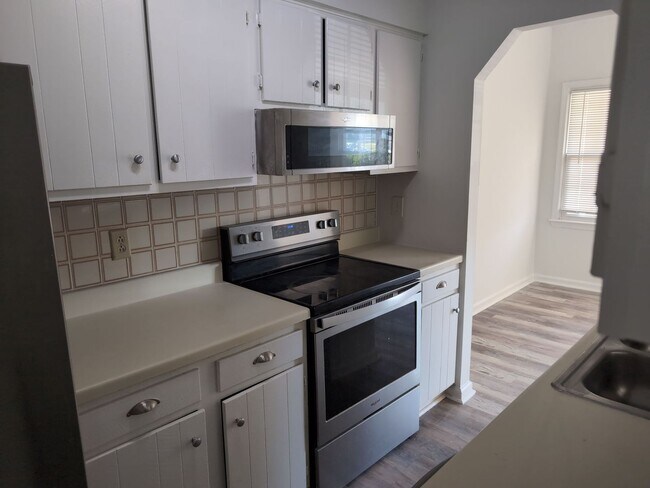 Foto del edificio - 809 Graduate Ct