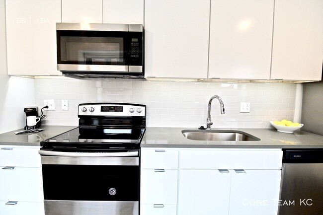 Building Photo - One bedroom in Midtown