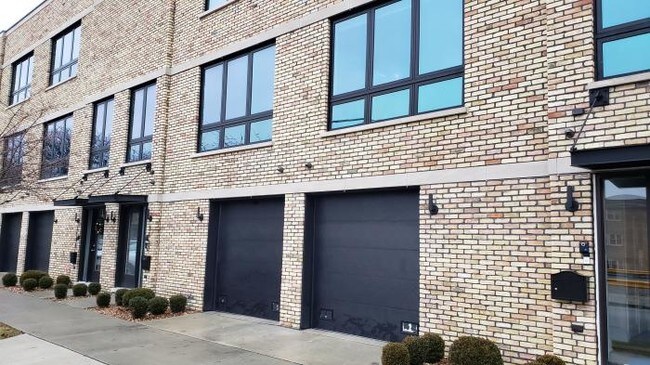 Foto del edificio - 3 bedroom in Chicago IL 60707