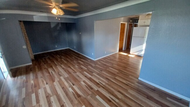 Foto del edificio - Cute 2 Bedroom House with detached garage