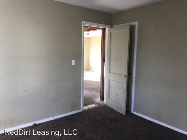 Building Photo - 2 br, 1 bath House - 3316 S META AVE