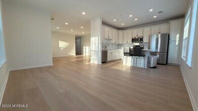 Building Photo - 674 St Andrews Pl