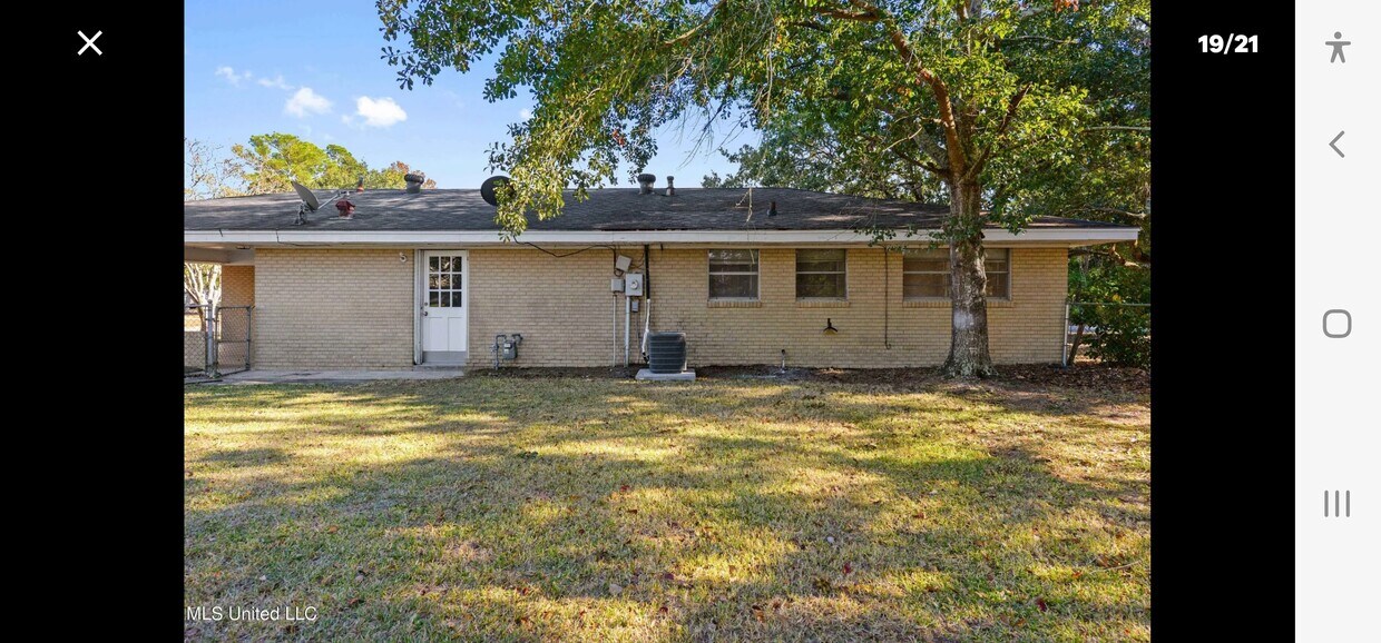 Primary Photo - 13008 Cambridge Blvd
