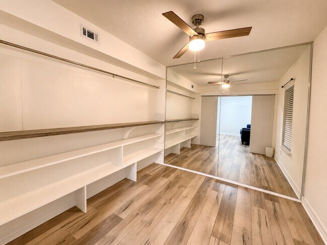Building Photo - 3131 Southwest Fwy