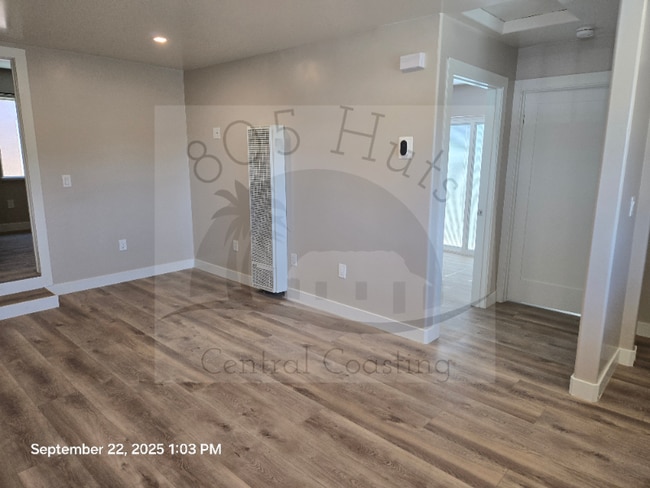 Foto del edificio - 1378 Yale Pl