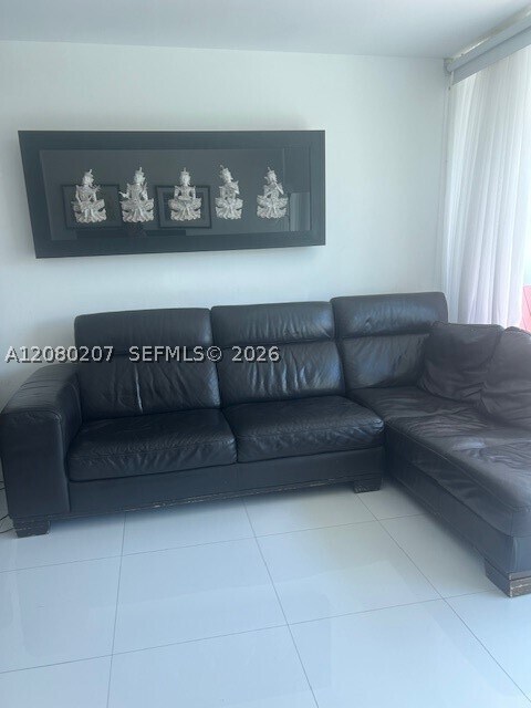Foto del edificio - 2950 NE 188th St