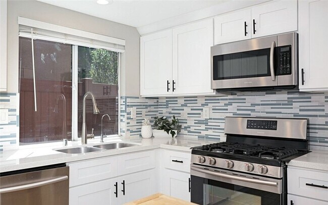 Foto del edificio - Charming 3BR Home in Foothill Ranch