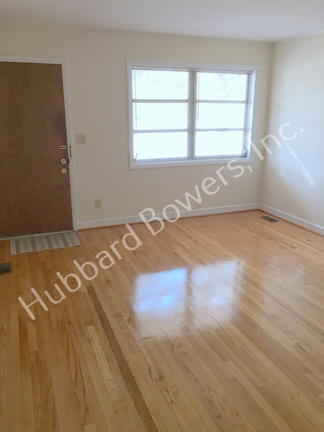 Building Photo - Forest Acres Duplex