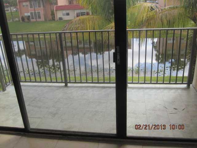 Foto del edificio - 1524 Lake Crystal Dr