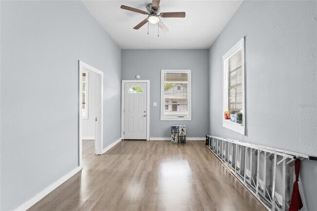 Foto del edificio - 2320 W Walnut St