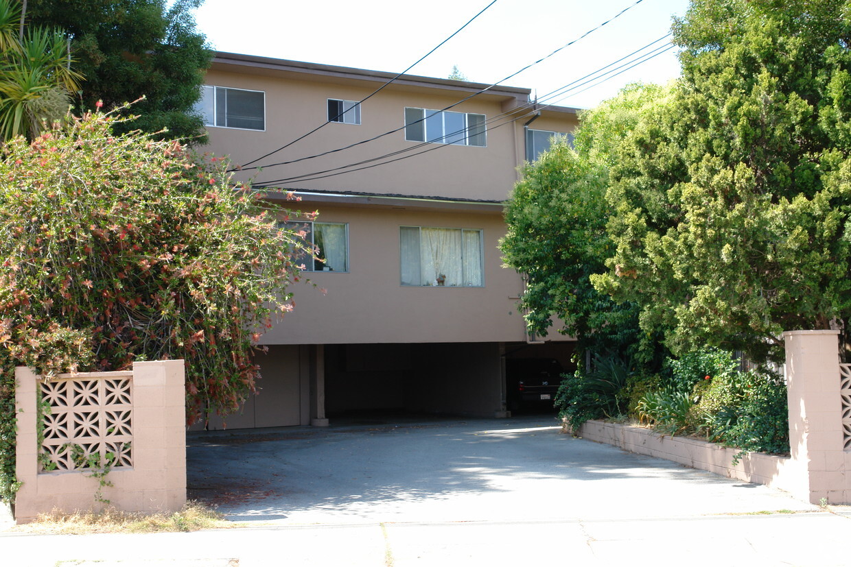 Primary Photo - 40 22nd Ave