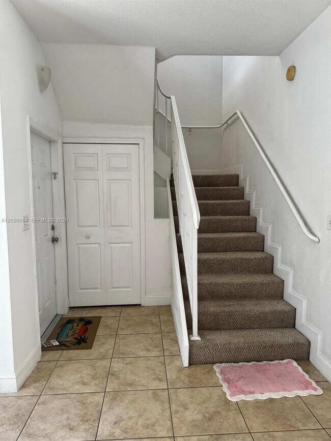 Foto del edificio - 18032 NW 74th Ct