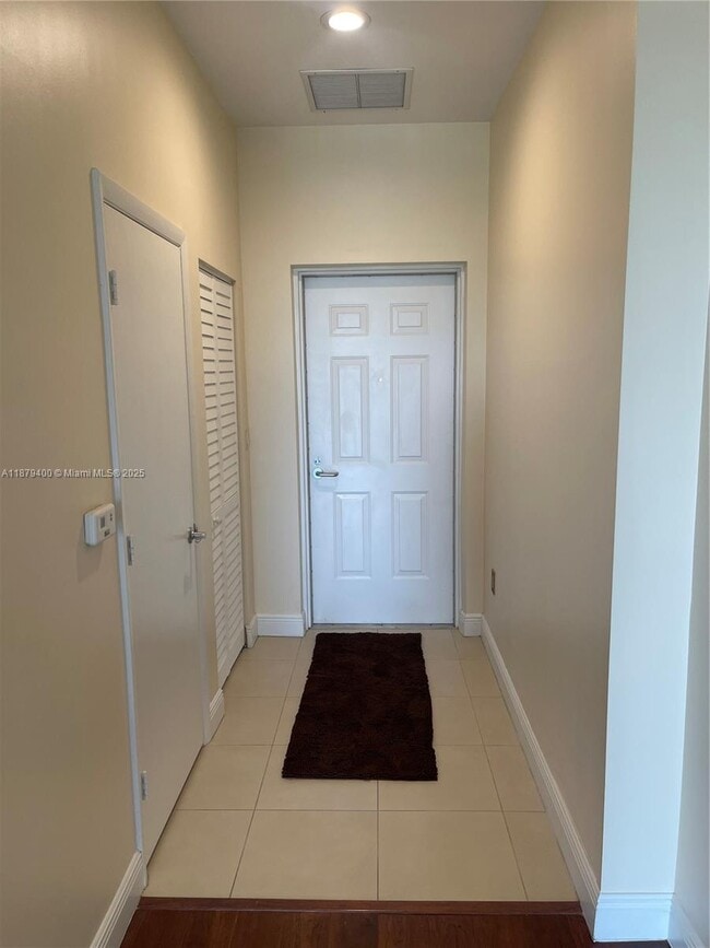 Foto del edificio - 7280 SW 90th St