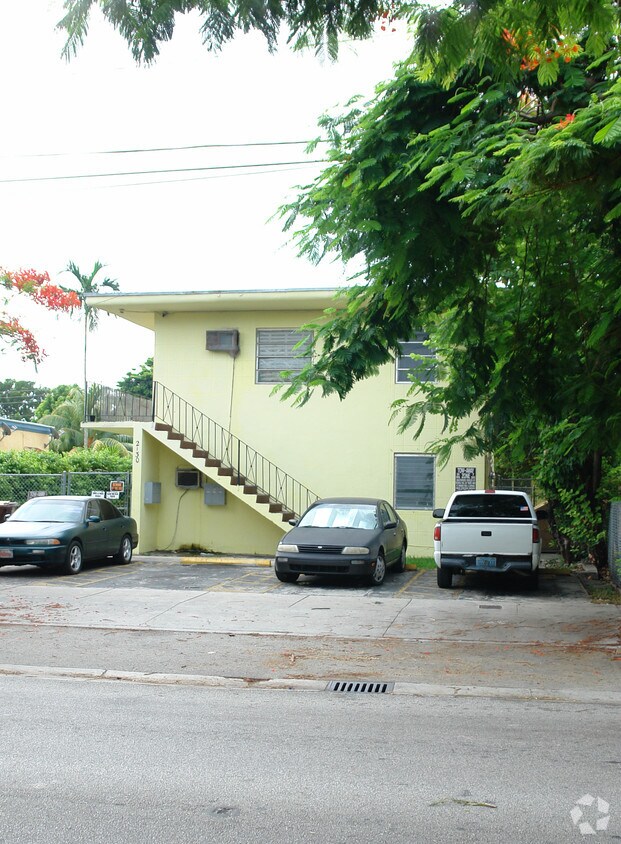 Foto del edificio - 2130 NW 28th St