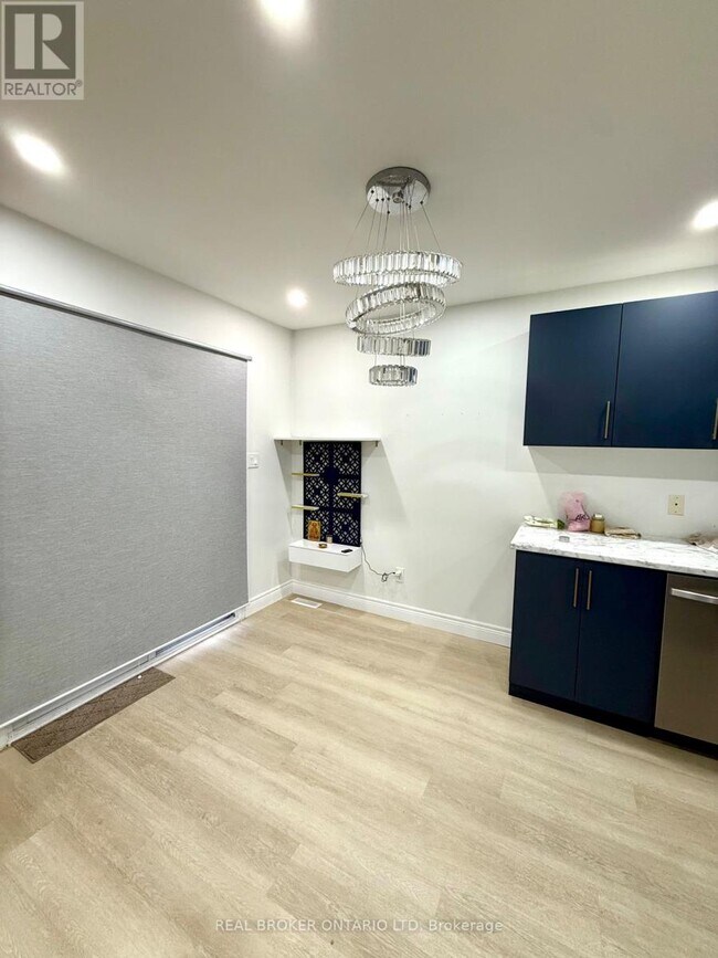 Photo du bâtiment - 10 Chalkstone Dr