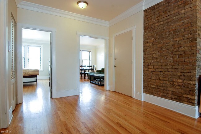 Building Photo - 2 br, 1 bath Condo - 2314 West Shakespeare...
