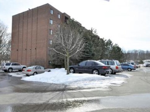 Foto principal - 19-21 Dalegrove Dr