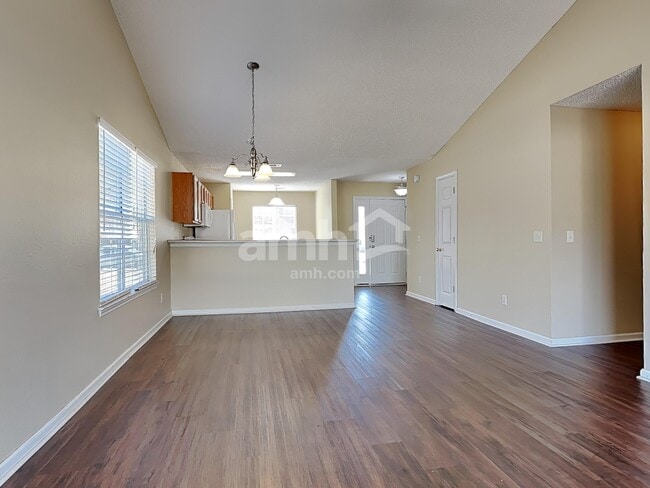 Foto del edificio - 64 Cordage Cir