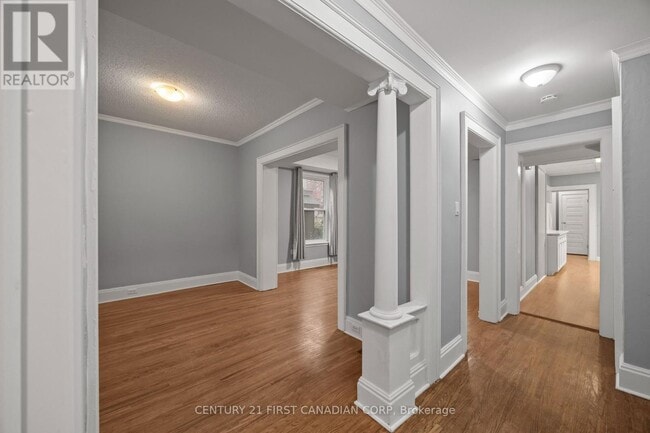 Building Photo - 92 Hincks St