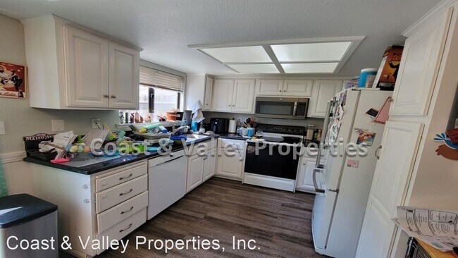 Building Photo - 3 br, 1.5 bath House - 801 Nash Rd. A-9
