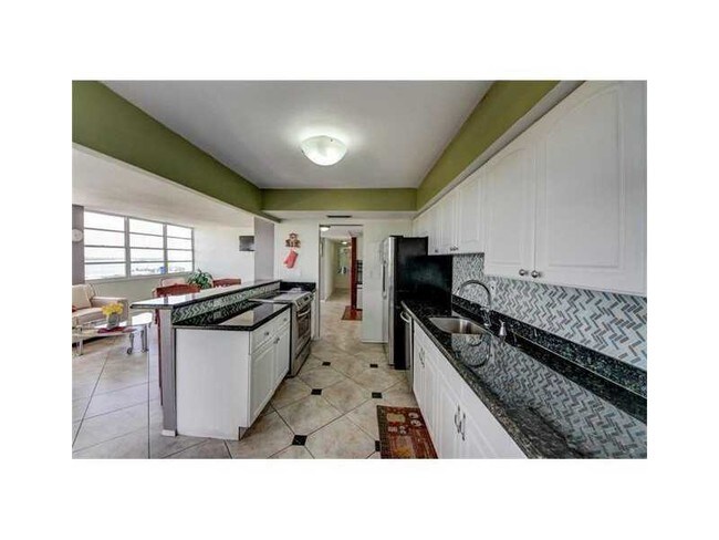 Building Photo - 11930 N Bayshore Dr