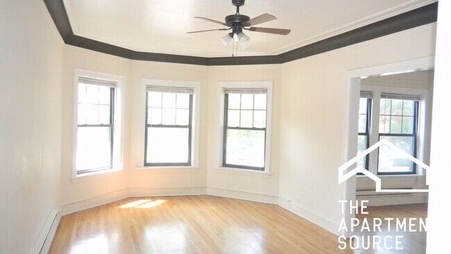 Building Photo - 1033 Dempster St