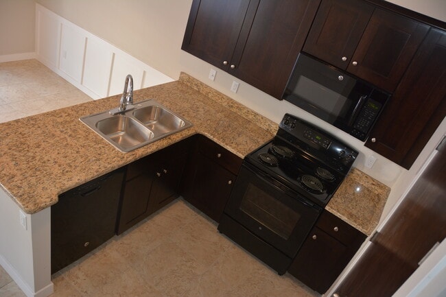 Kitchen - 6419 Windemere Ln