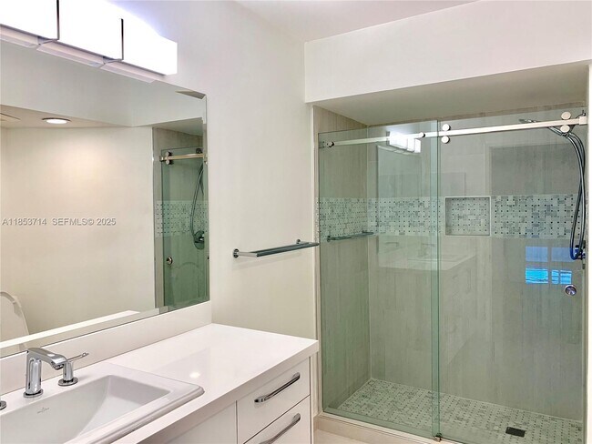 Building Photo - 19101 Mystic Pointe Dr