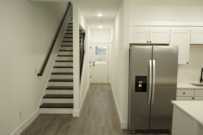 Entry - 800 Berry Rd