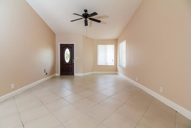 Foto del edificio - 6232 Country Fair Cir