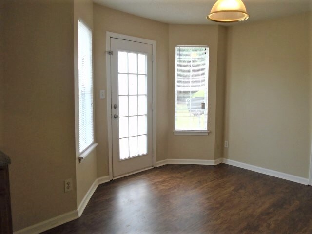 Building Photo - 126 Ashtonbrook Drive