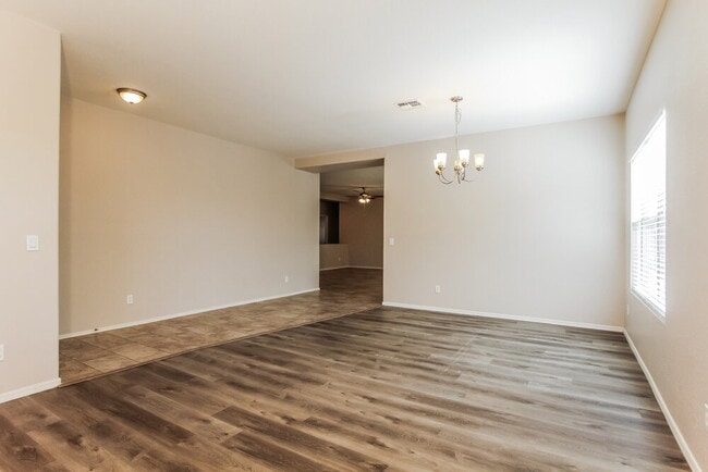 Building Photo - 3134 W Cavedale Dr