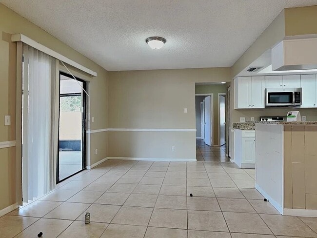 Building Photo - 1317 N Myrtlewood St