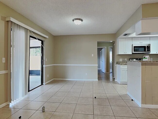 Foto del edificio - 1317 N Myrtlewood St