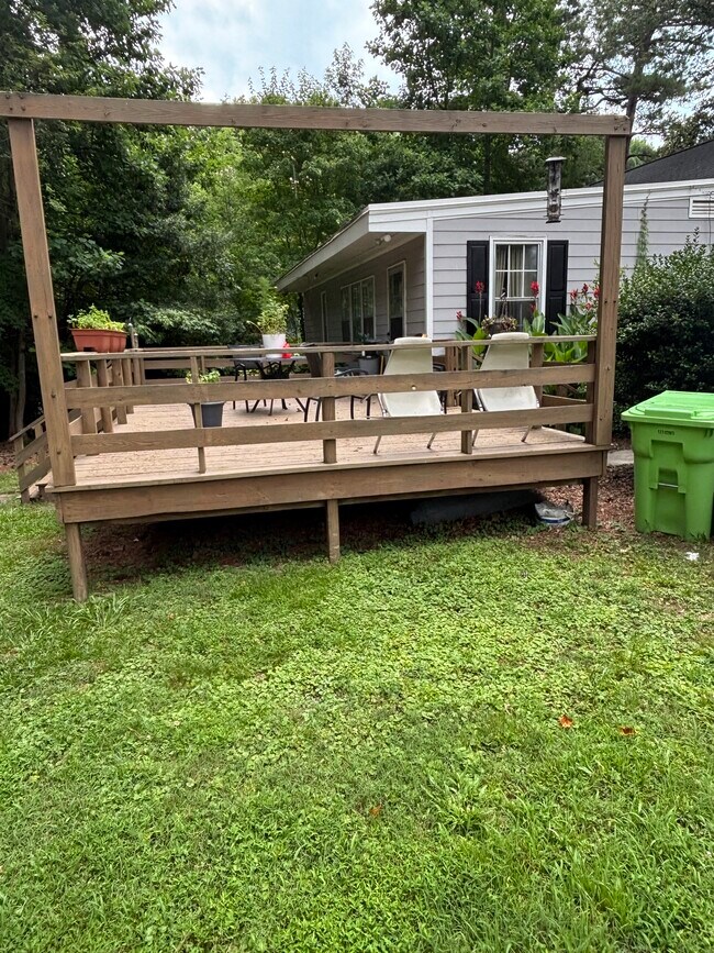 Foto del edificio - 1003 Marilyn Dr