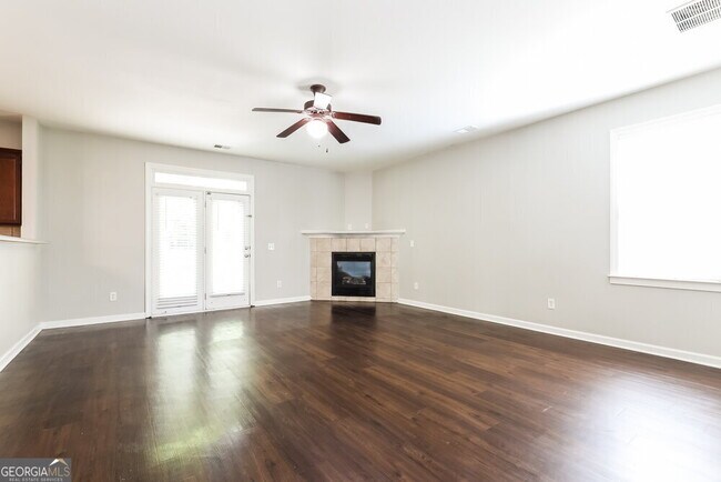 Building Photo - 2420 McIntosh Dr