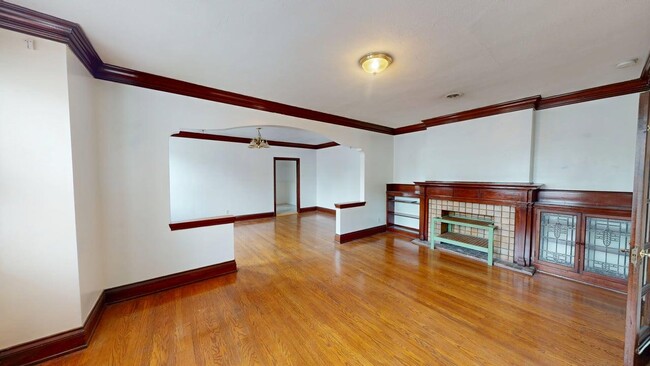 Building Photo - 514-520 S Hanley Rd