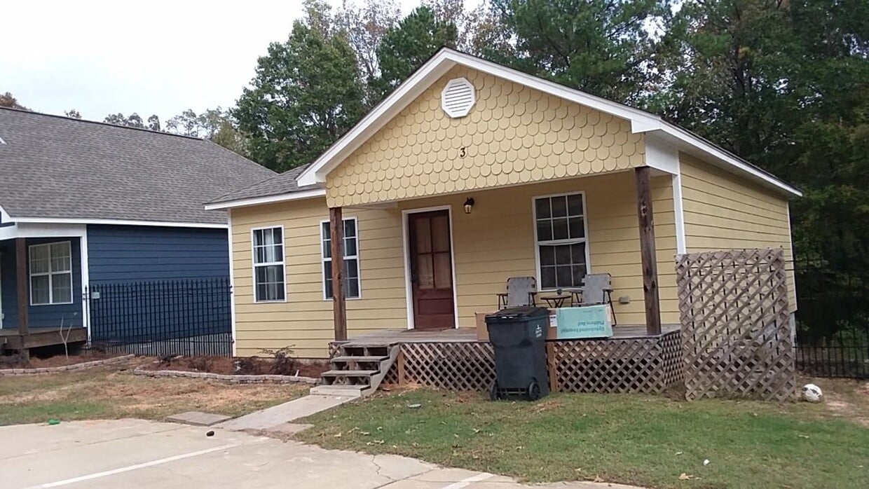 Primary Photo - 2 BD/ 2 BA