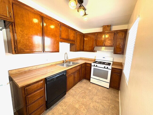 Foto del edificio - 203 E 53rd St