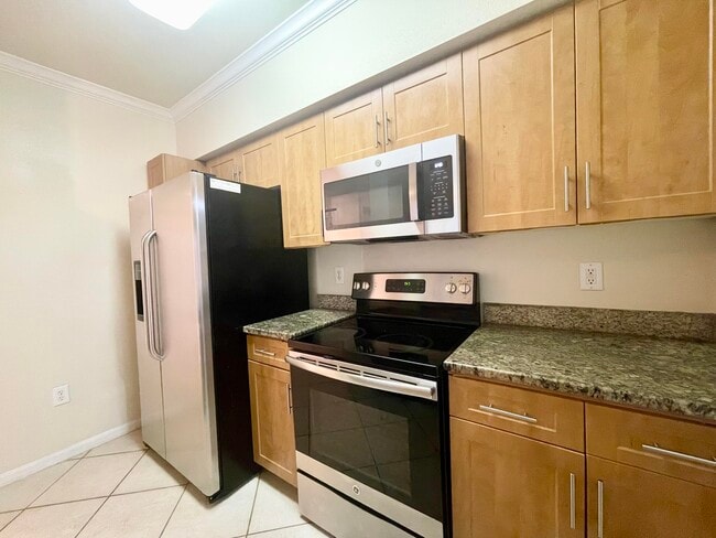 Building Photo - 6533 Emerald Dunes Dr