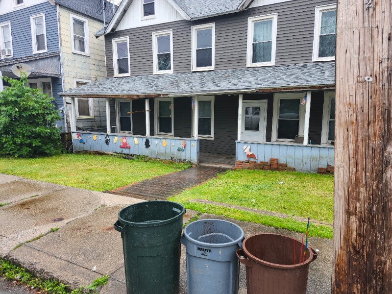 Primary Photo - 44 Champlin Ave