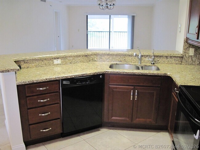 Building Photo - 2232 N Cypress Bend Dr