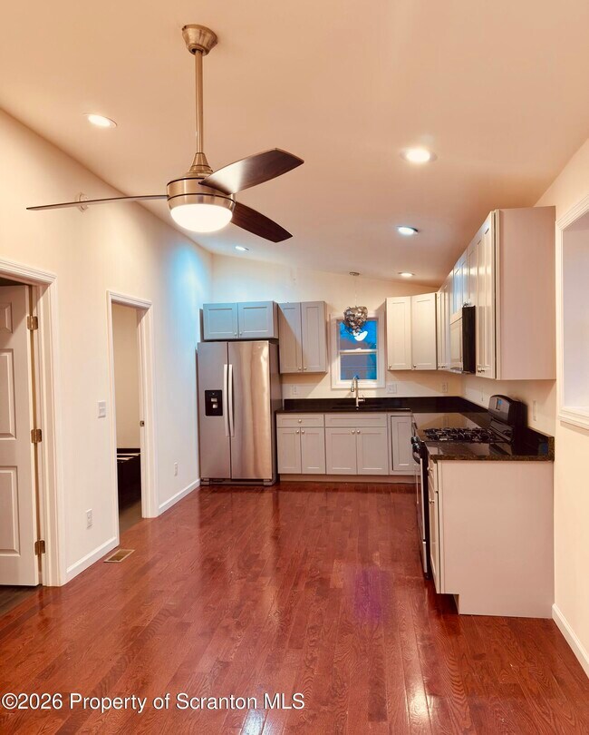 Foto del edificio - 3709 Laurel Ave