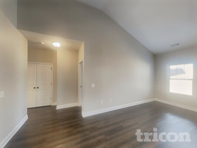 Foto del edificio - 150 Brookhaven Dr